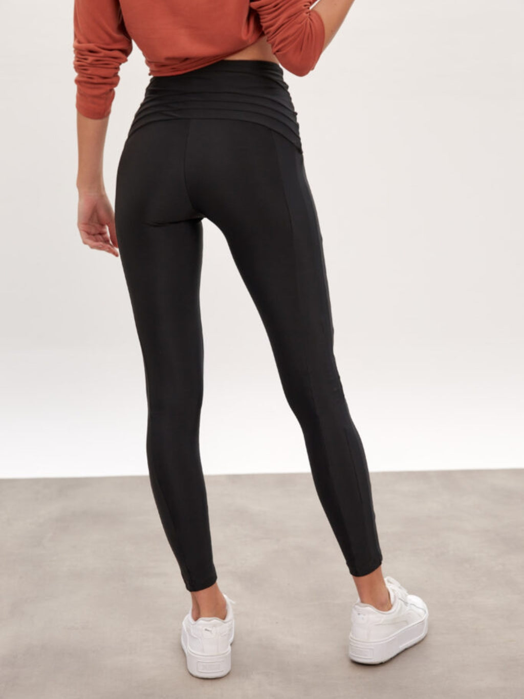 Sleek Motion High-Waist Leggings